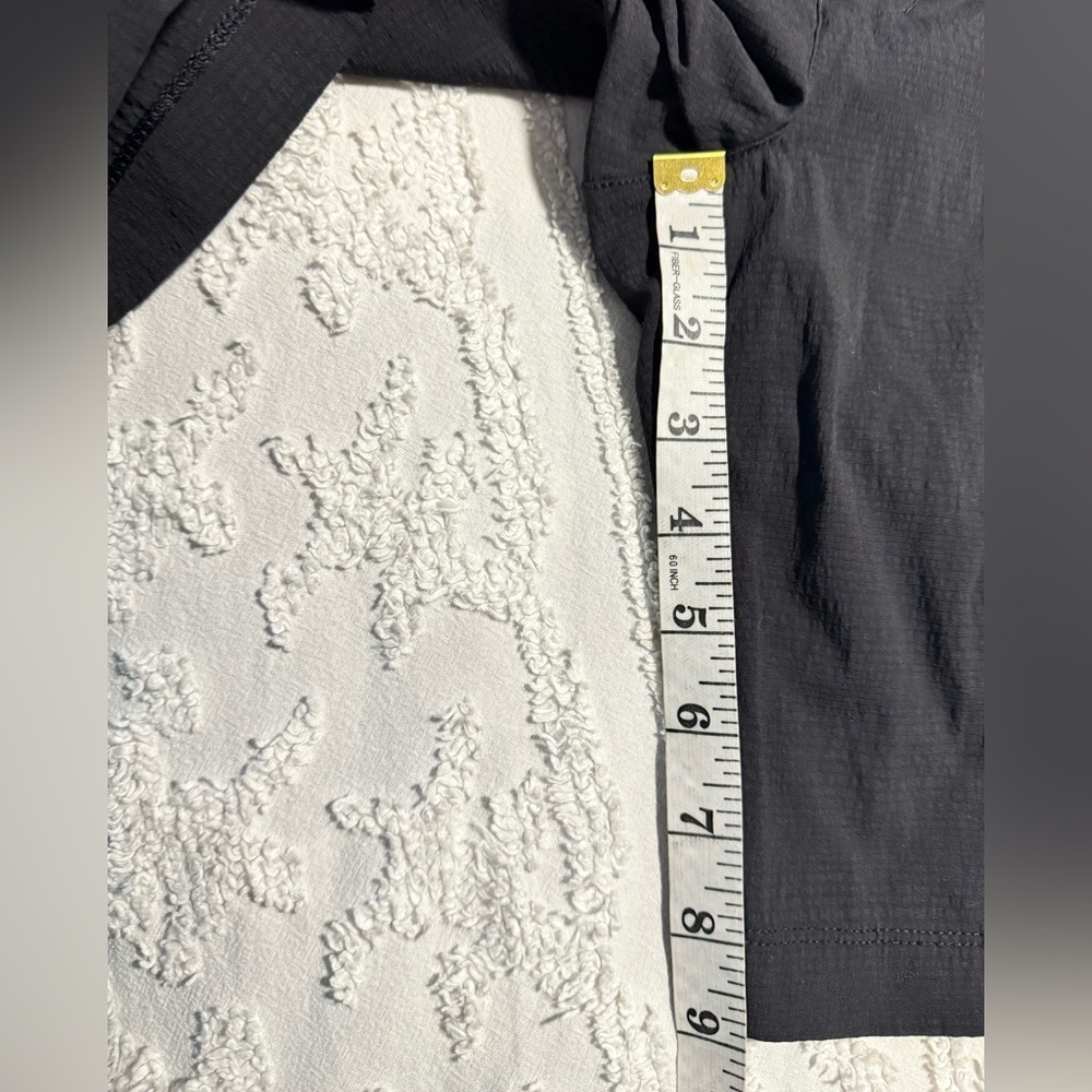 Athleta Women's Black Bermudas - Picture 6 of 8